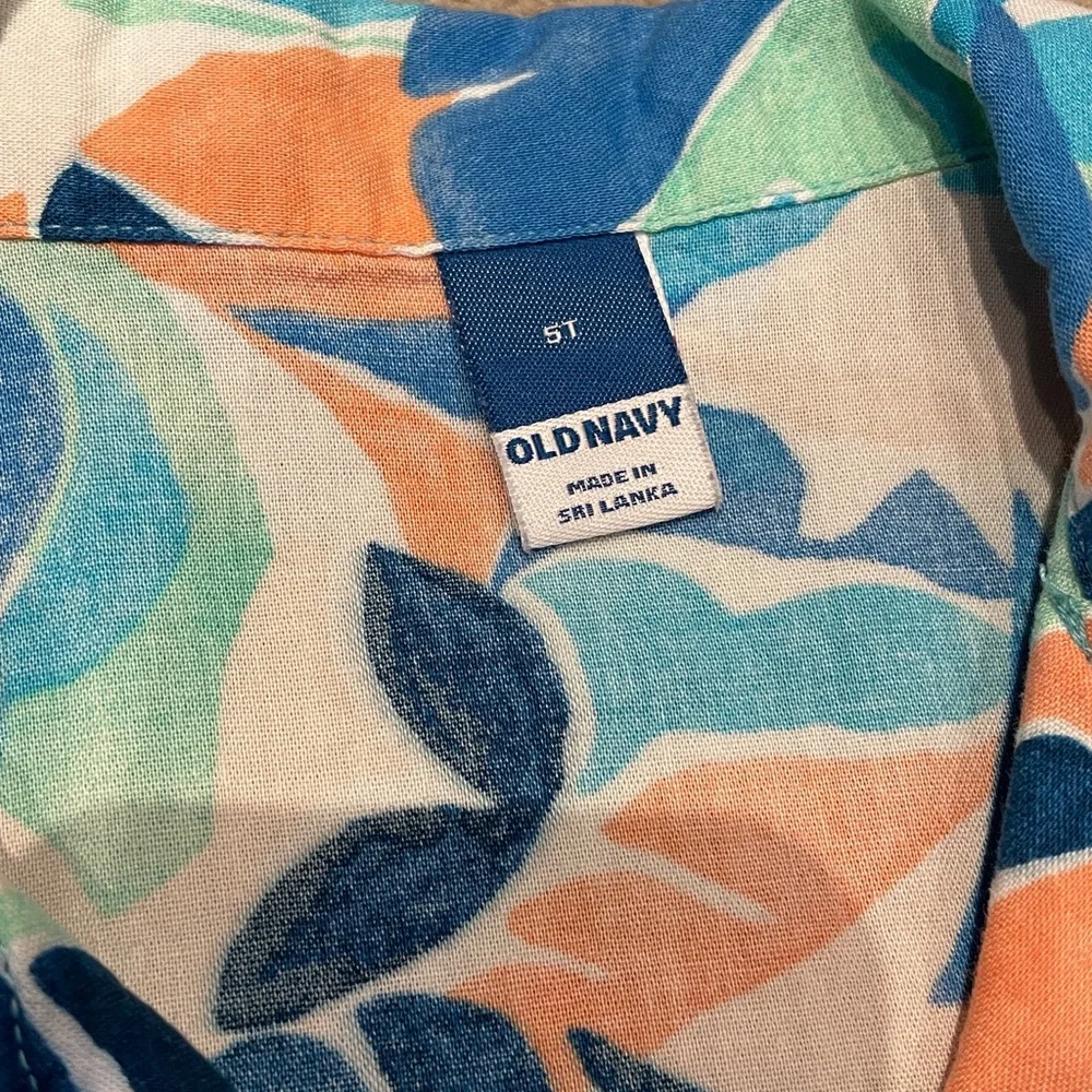 Boys Old Navy Leaf Button Up